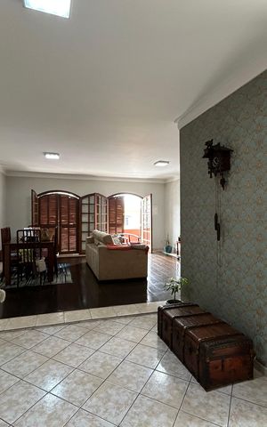Casa para alugar com 400m², 4 quartos e 3 vagas Casa para alugar com 400m², 4 quartos e 3 vagasSala de entrada