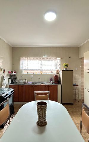 Casa para alugar com 400m², 4 quartos e 3 vagas Casa para alugar com 400m², 4 quartos e 3 vagasCozinha