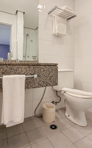 Studio à venda com 33m², 1 quarto e 1 vaga Studio à venda com 33m², 1 quarto e 1 vagaBanheiro