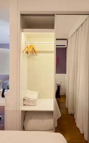 Studio à venda com 33m², 1 quarto e 1 vaga Studio à venda com 33m², 1 quarto e 1 vagaQuarto - Armários