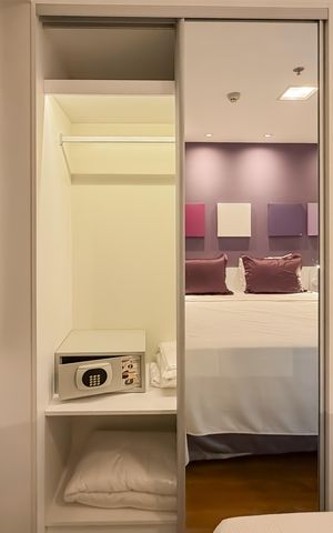 Studio à venda com 33m², 1 quarto e 1 vaga Studio à venda com 33m², 1 quarto e 1 vagaQuarto - Armários