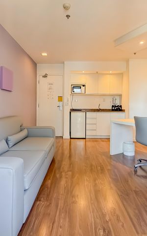 Studio à venda com 33m², 1 quarto e 1 vaga Studio à venda com 33m², 1 quarto e 1 vagaSala