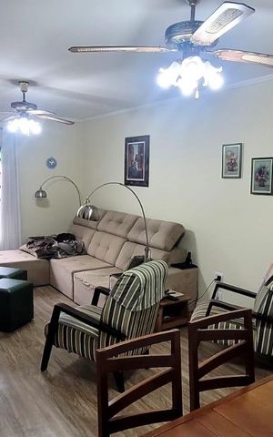 Casa à venda com 200m², 4 quartos e 5 vagas Casa à venda com 200m², 4 quartos e 5 vagasSala
