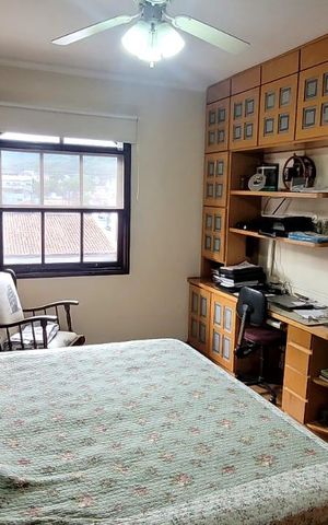 Casa à venda com 200m², 4 quartos e 5 vagas Casa à venda com 200m², 4 quartos e 5 vagasQuarto