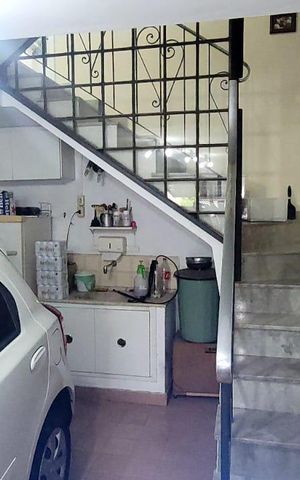 Casa à venda com 200m², 4 quartos e 5 vagas Casa à venda com 200m², 4 quartos e 5 vagasÁrea externa