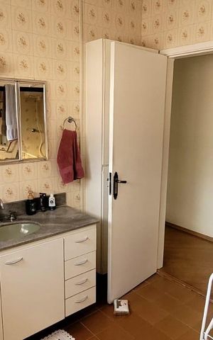 Casa à venda com 200m², 4 quartos e 5 vagas Casa à venda com 200m², 4 quartos e 5 vagasBanheiro