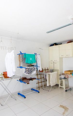 Casa à venda com 200m², 2 quartos e 2 vagas Casa à venda com 200m², 2 quartos e 2 vagasÁrea de serviço