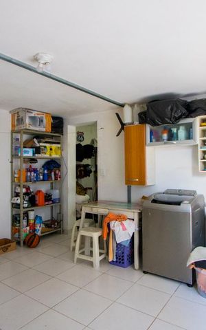 Casa à venda com 200m², 2 quartos e 2 vagas Casa à venda com 200m², 2 quartos e 2 vagasÁrea de serviço