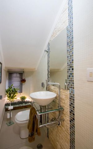 Casa à venda com 200m², 2 quartos e 2 vagas Casa à venda com 200m², 2 quartos e 2 vagasLavabo