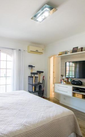 Casa à venda com 200m², 2 quartos e 2 vagas Casa à venda com 200m², 2 quartos e 2 vagasQuarto 1 - Suíte
