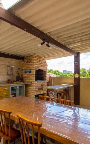 Casa à venda com 200m², 2 quartos e 2 vagas Casa à venda com 200m², 2 quartos e 2 vagasÁrea comum - Churrasqueira
