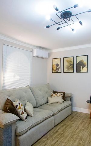 Casa à venda com 200m², 2 quartos e 2 vagas Casa à venda com 200m², 2 quartos e 2 vagasSala
