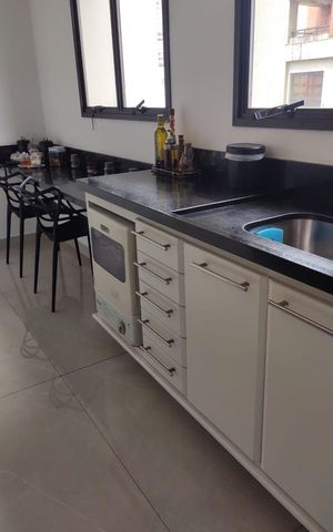 Apartamento à venda com 220m², 3 quartos e 3 vagas Apartamento à venda com 220m², 3 quartos e 3 vagasCozinha