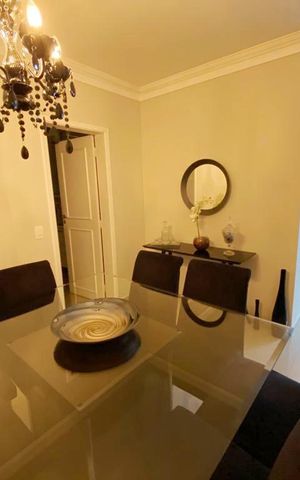 Apartamento à venda com 220m², 3 quartos e 3 vagas Apartamento à venda com 220m², 3 quartos e 3 vagasSala de Jantar