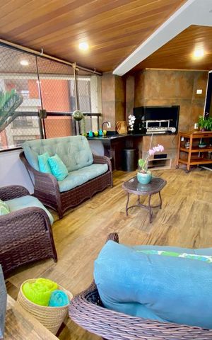 Apartamento à venda com 220m², 3 quartos e 3 vagas Apartamento à venda com 220m², 3 quartos e 3 vagasVaranda