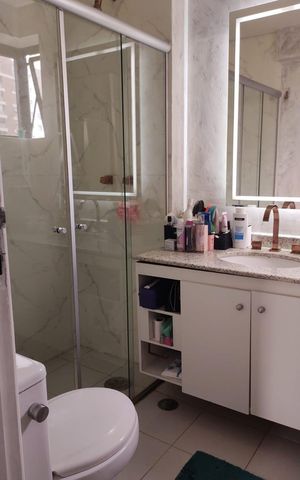 Apartamento à venda com 220m², 3 quartos e 3 vagas Apartamento à venda com 220m², 3 quartos e 3 vagasBanheiro