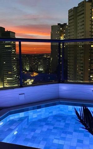 Apartamento à venda com 220m², 3 quartos e 3 vagas Apartamento à venda com 220m², 3 quartos e 3 vagasVaranda