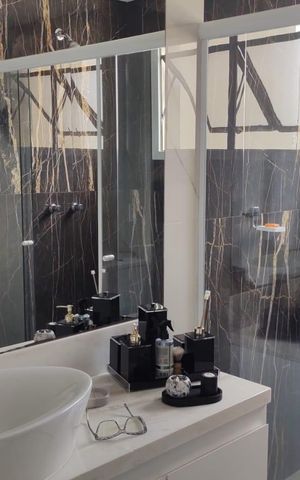 Apartamento à venda com 220m², 3 quartos e 3 vagas Apartamento à venda com 220m², 3 quartos e 3 vagasBanheiro