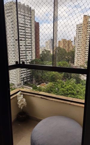 Apartamento à venda com 220m², 3 quartos e 3 vagas Apartamento à venda com 220m², 3 quartos e 3 vagasVaranda