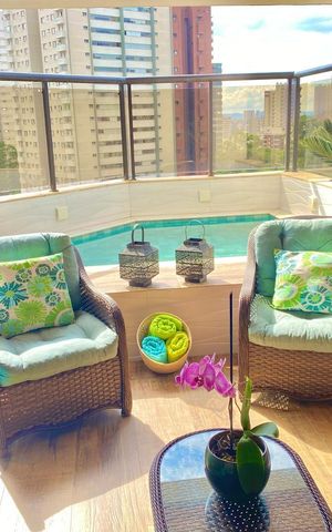 Apartamento à venda com 220m², 3 quartos e 3 vagas Apartamento à venda com 220m², 3 quartos e 3 vagasVaranda