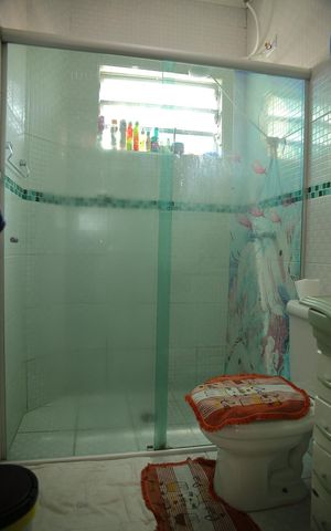 Casa à venda com 198m², 2 quartos e 4 vagasBanheiro casa 1 