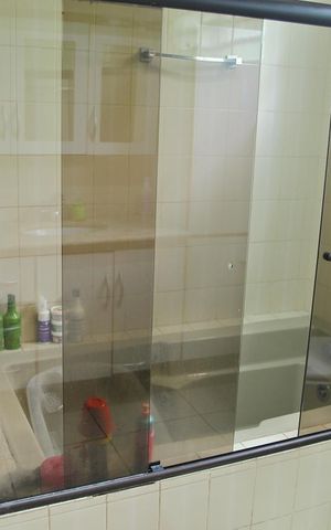 Casa à venda com 198m², 2 quartos e 4 vagasBanheiro casa 2 