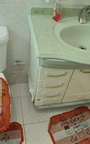 Casa à venda com 198m², 2 quartos e 4 vagasBanheiro casa 1 