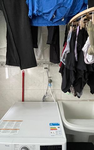 Apartamento à venda com 74m², 2 quartos e 1 vaga Apartamento à venda com 74m², 2 quartos e 1 vagaCozinha e Área de Serviço