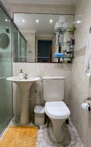 Apartamento à venda com 74m², 2 quartos e 1 vaga Apartamento à venda com 74m², 2 quartos e 1 vagaBanheiro