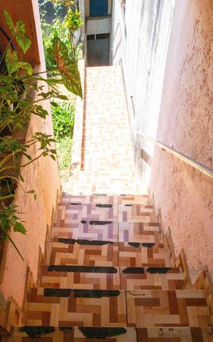 Casa à venda com 100m², 1 quarto e sem vagaEscada