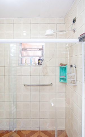 Casa à venda com 100m², 1 quarto e sem vagaBanheiro