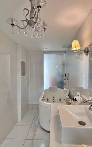 Apartamento à venda com 139m², 3 quartos e 2 vagas Apartamento à venda com 139m², 3 quartos e 2 vagasSuíte 1 - Banheiro