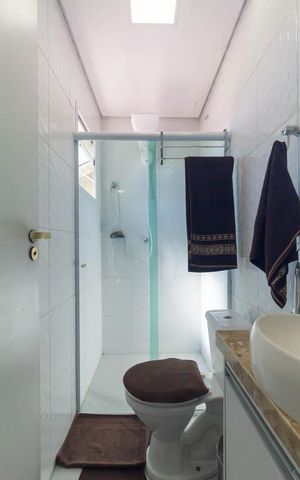 Casa de condomínio para alugar com 160m², 3 quartos e 3 vagas Casa de condomínio para alugar com 160m², 3 quartos e 3 vagasBanheiro da Suíte