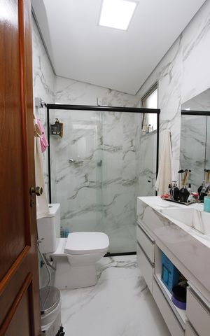 Apartamento à venda com 269m², 4 quartos e 2 vagasBanheiro da Suíte 1
