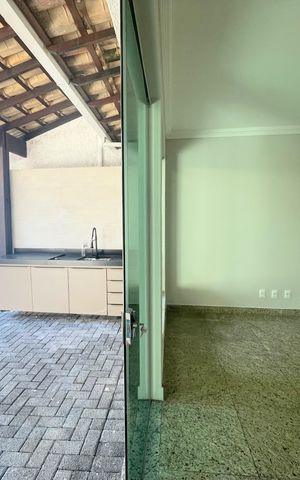 Casa de condomínio à venda com 360m², 3 quartos e 2 vagasSala 2