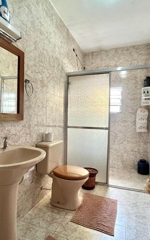 Casa à venda com 500m², 7 quartos e 4 vagas Casa à venda com 500m², 7 quartos e 4 vagasBanheiro 3