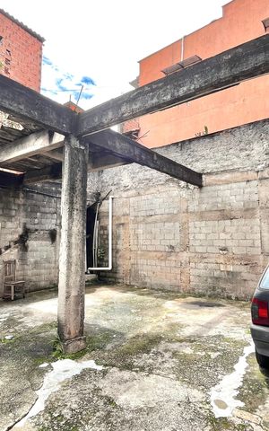 Casa à venda com 500m², 7 quartos e 4 vagas Casa à venda com 500m², 7 quartos e 4 vagasGaragem