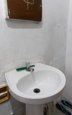 Casa à venda com 80m², 4 quartos e 1 vaga Casa à venda com 80m², 4 quartos e 1 vagaBanheiro