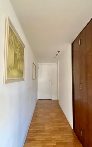 Apartamento à venda com 188m², 4 quartos e 2 vagas Apartamento à venda com 188m², 4 quartos e 2 vagasCorredor