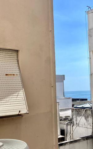 Apartamento à venda com 188m², 4 quartos e 2 vagas Apartamento à venda com 188m², 4 quartos e 2 vagasÁrea de Serviço