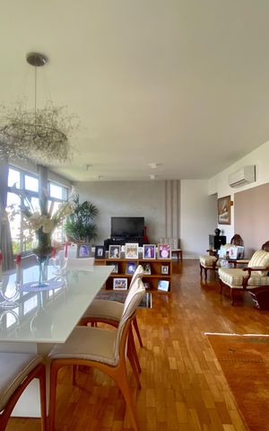 Apartamento à venda com 188m², 4 quartos e 2 vagas Apartamento à venda com 188m², 4 quartos e 2 vagasSala