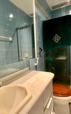Apartamento à venda com 188m², 4 quartos e 2 vagas Apartamento à venda com 188m², 4 quartos e 2 vagasBanheiro social 1