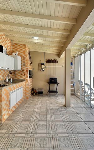 Casa para alugar com 319m², 4 quartos e 2 vagas