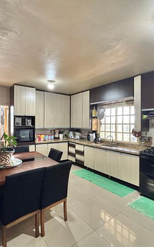 Casa para alugar com 319m², 4 quartos e 2 vagas