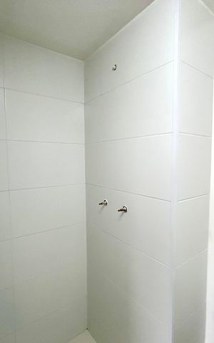 Apartamento à venda com 56m², 2 quartos e 1 vaga Apartamento à venda com 56m², 2 quartos e 1 vagaBanheiro 1