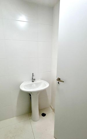 Apartamento à venda com 56m², 2 quartos e 1 vaga Apartamento à venda com 56m², 2 quartos e 1 vagaBanheiro 1