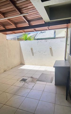 Casa à venda com 136m², 3 quartos e 2 vagas