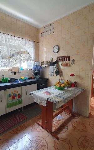 Casa à venda com 140m², 3 quartos e 2 vagas
