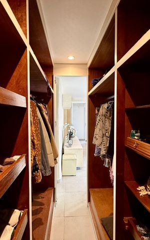 Apartamento à venda com 138m², 4 quartos e 1 vagaCloset Suíte 2