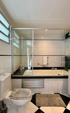 Apartamento à venda com 138m², 4 quartos e 1 vagaBanheiro Suíte 2